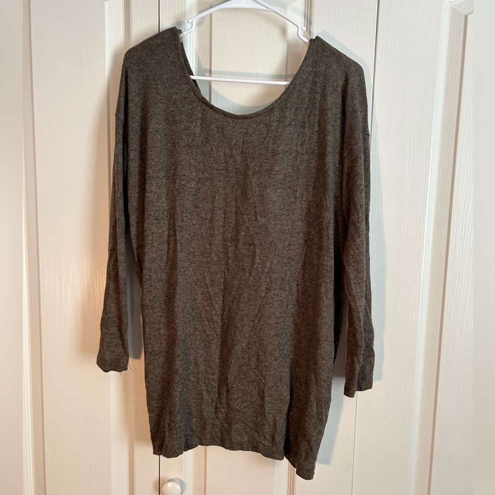 Women’s Open Twist Back Long Sleeve Top | Size L